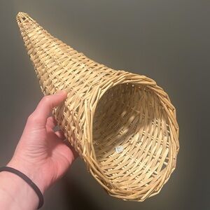 🦃 Final Price 🦃 Wicker Cornucopia Autumn Decoration